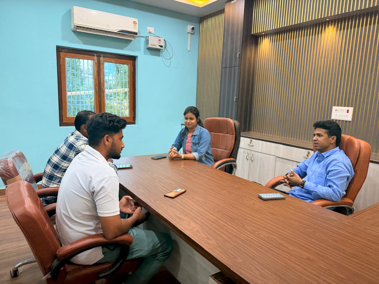 Candidates in consultation with Sidra Manpower recruiter
